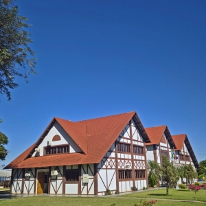 Prefeitura municipal de Quatro Pontes em 14-08-2025 - por Eduardo Henrique Neuberger