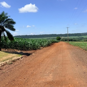 Trecho onde iniciará a nova pavimentação asfáltica na Linha Flor da Serra