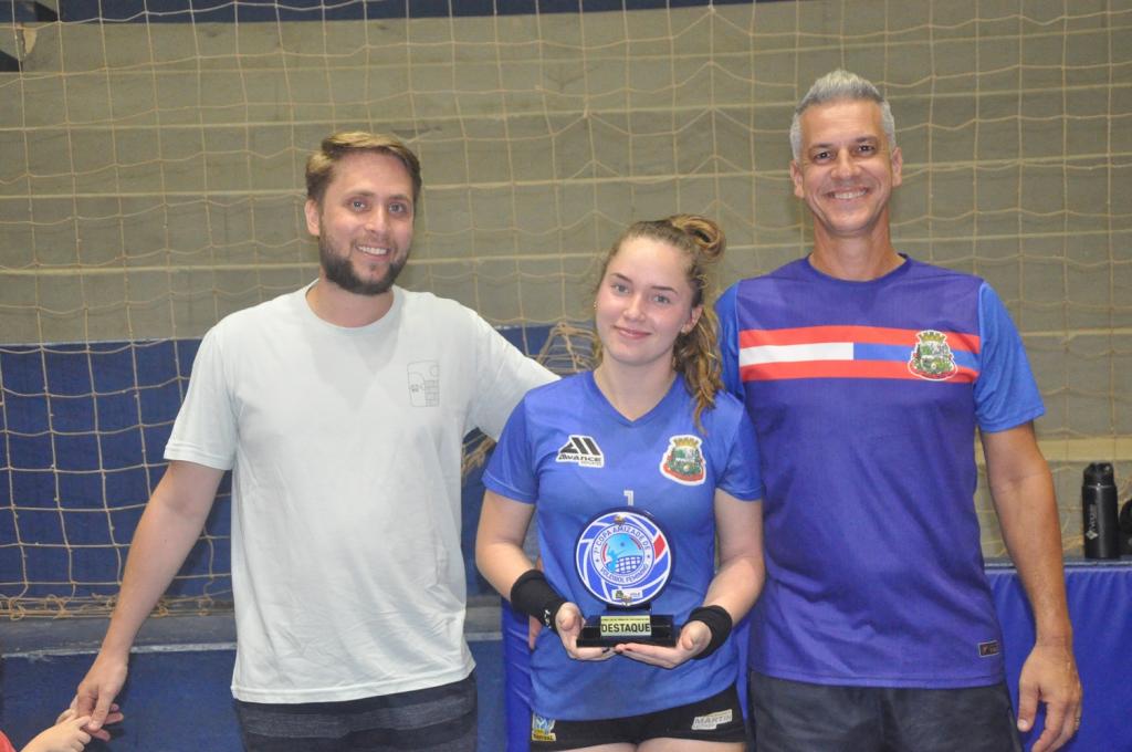 Copa Mestre Álvaro de Vôlei Feminino reúne equipes do ES no domingo